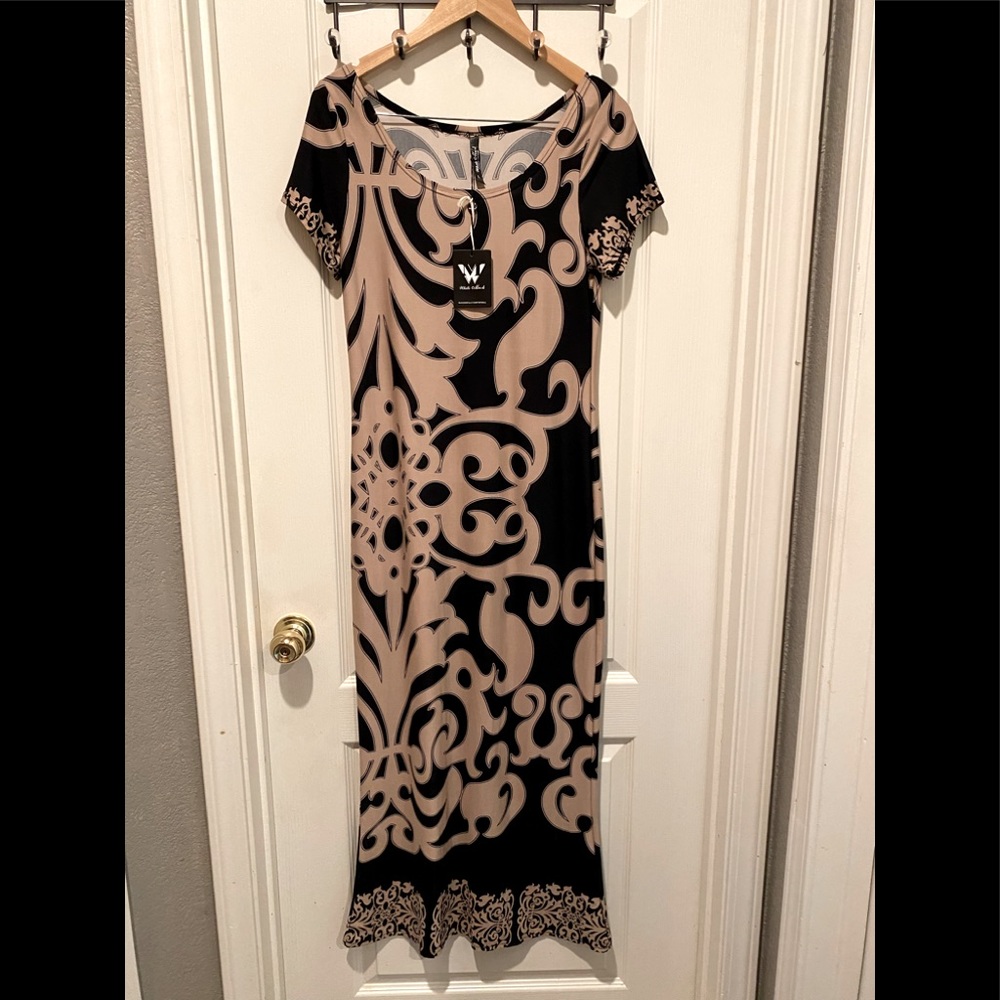 NWT GRAPHIC DESIGN MAXI DRESS
